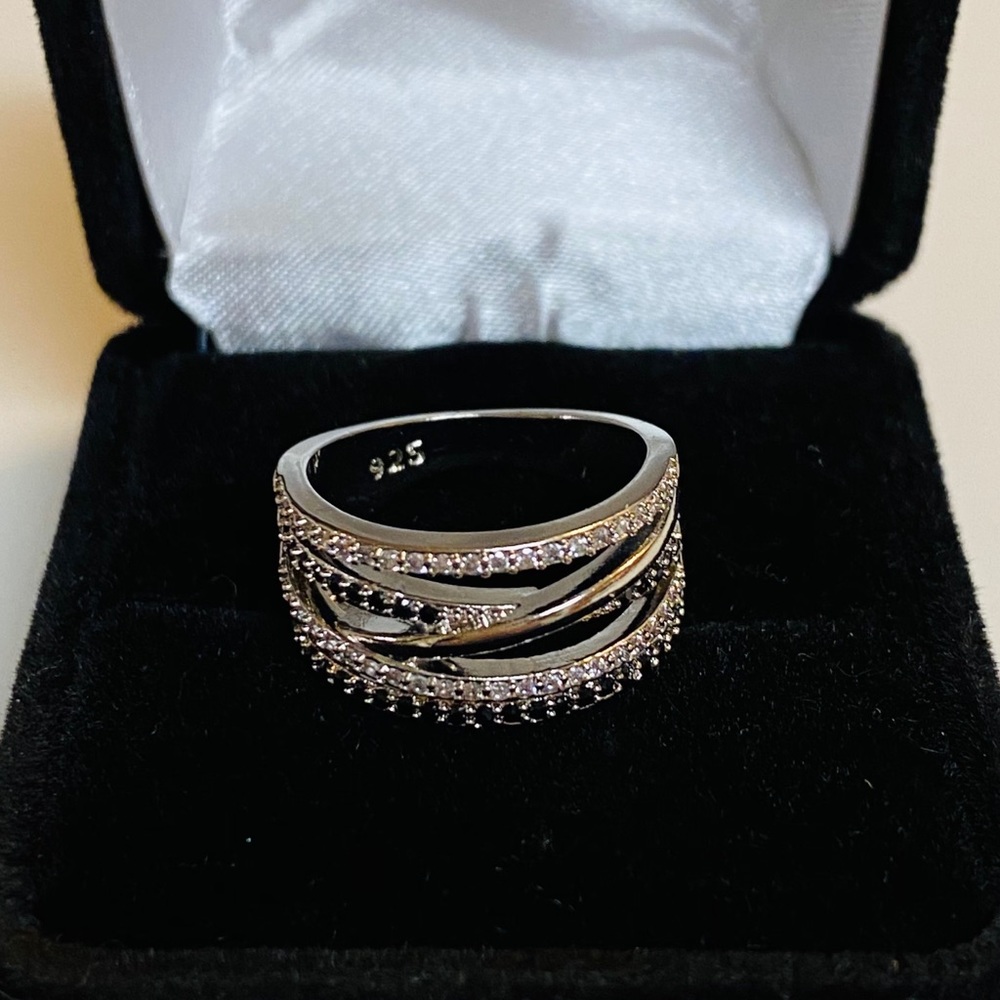 Sterling Silver Black & White CZ Highway Ring - Picture 5 of 10